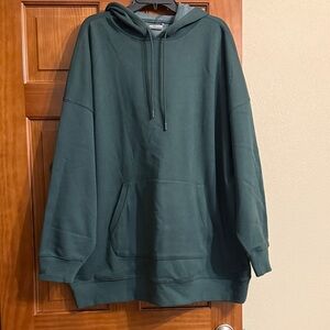 Women’s size XXL Green Hoodie. Never worn.